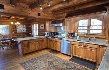 Coopers Run Five Bedroom Log Home with Hot Tub Pool Table and Views - Foto 2