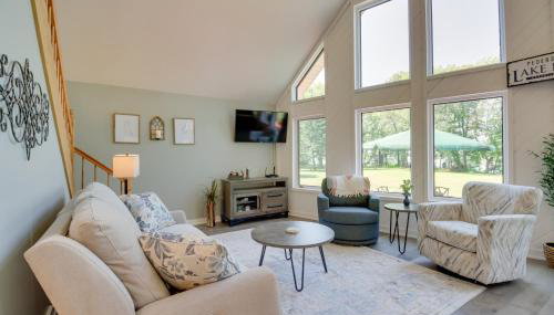 Lakefront Sunburg Vacation Rental with Boat Dock! - Foto 4