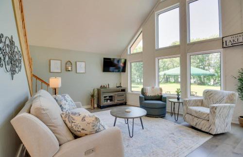 Lakefront Sunburg Vacation Rental with Boat Dock! - Foto 4