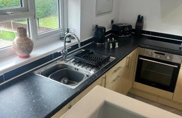 Gatwick 2 Bed Apartments Free Parking - Foto 8