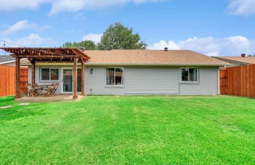 Best of Irving - Yard Firepit Free Parking - Foto 33