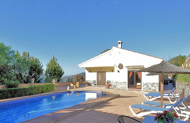 Independent Villa With Private Pool on an Estate in Sayalonga Costa del Sol - Photo 33