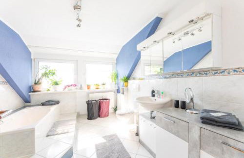 Großzügige Ferienwohnung für Gruppen und Familien im Raum Bamberg Erlangen - Foto 12