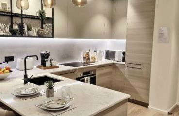 Canary Wharf Riverside Flat - Balcony - DLR 2 mins - Fast WiFi - Sleeps 3 - Photo 6