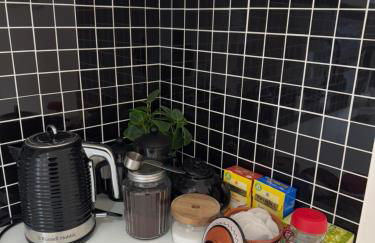 Central, modern and peaceful, lovely Cathedral views, two-bed apartment with 40" smart TV & free onsite parking - Foto 8