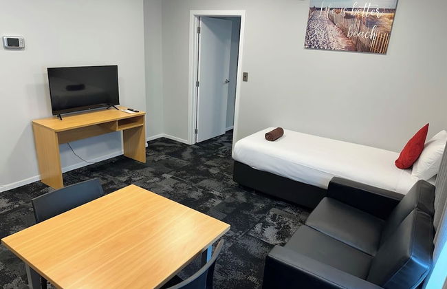 Lorne Apartments - Photo 4