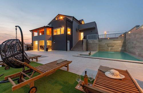 MY DALMATIA - Villa Pezer with heated swimming pool, sauna and Jacuzzi - Foto 13