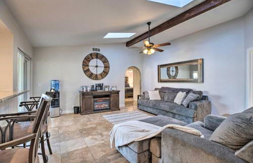 3 Mi to Westgate Desert Home with Hot Tub in Peoria - Foto 3