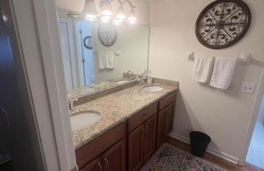 John Shirleys Retreat - Photo 16