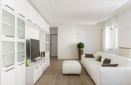 Pure White - by MyHomeInComo - Photo 18