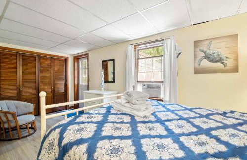 Great location with Water Views - Foto 16