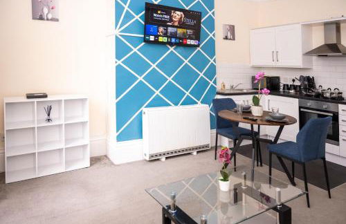 Rugby 1-BR Apt, Parking, City Centre, Sleeps 3 - Foto 32
