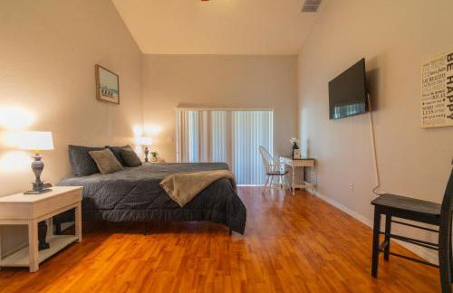 Spacious 4-bedroom 2-bath Abode - Foto 7