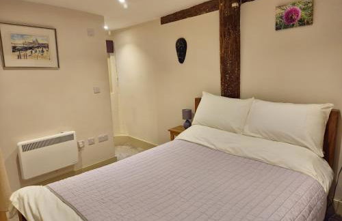 Central Gloucester Self-Catering Flat - A Hidden Gem - Foto 27