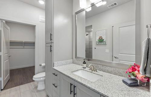 Modern 2BR Poolside Patio Suite in North Austin - Foto 21