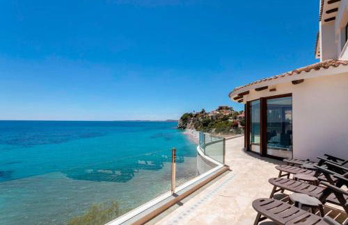 Villa Irene, Large First Line Villa wíth amazing sea- and coast views and large private swimming pool! - Photo 1
