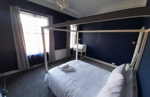 Chic 5 double bedroom house - 15 min to Manchester - Foto 12