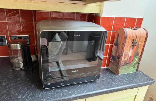 Homely 2 Levels Flat w Private Garden - Photo 20