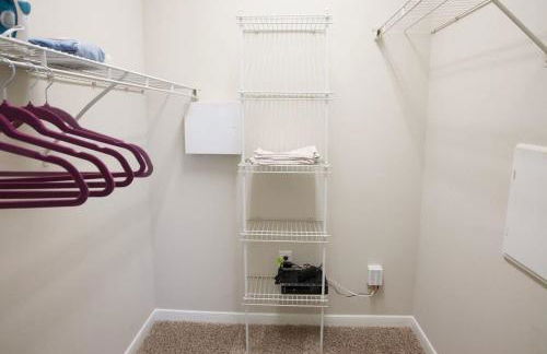 Stylish 1BR Escape Ideal for Business or Leisure - Foto 19