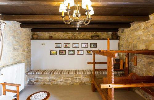 Allaria Villa Traditional Villa - Photo 15