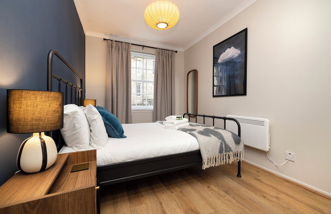 JOIVY Stylish Castle View Flat with Balcony - Foto 7