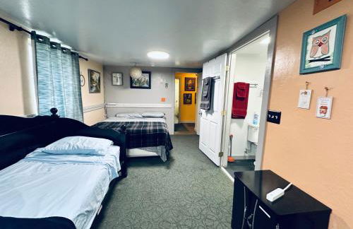 EZ 1 mile to Fort Sill! Pumpkin Cottage sleeps 9, grills, firepit, laundry - Foto 21