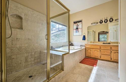 Wraparound Deck Woodland Cabin in Lake Arrowhead - Foto 19