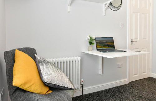 Rare Free Parking in Heart of the City - Highly Rated Townhouse & Garden - Peaceful Area Less Than 5min Walk to Beach, Shops, Bars, Arena, Marina, Parks - Foto 39