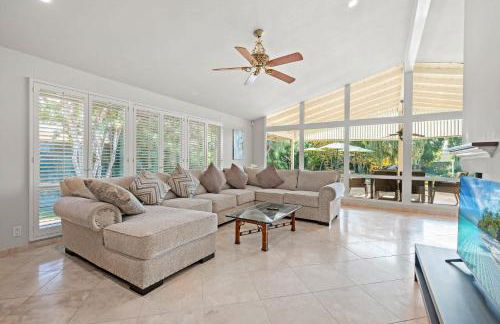 Airy Large Backyard Oasis Perfect Family Getaway - Foto 55