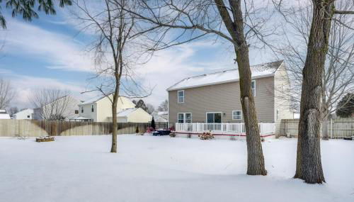 Spacious Family Getaway with Yard in Kalamazoo! - Foto 2