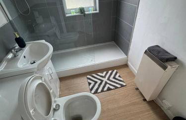 Sleek City Getaway - Walkable Free Parking - Foto 13