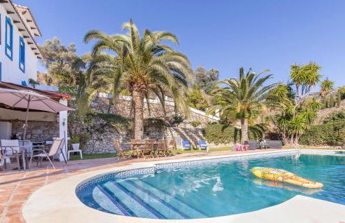 Lilia Barajas - Photo 23