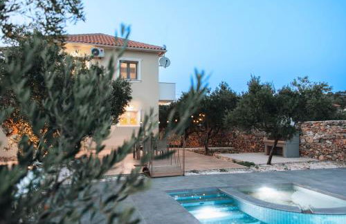 Villa Di Leon - Uniquely Designed Villa with Pool in a Picturesque Village near Famous Porto Limnionas, Offering Exceptional Hospitality By Villa Mana Gers - Photo 5