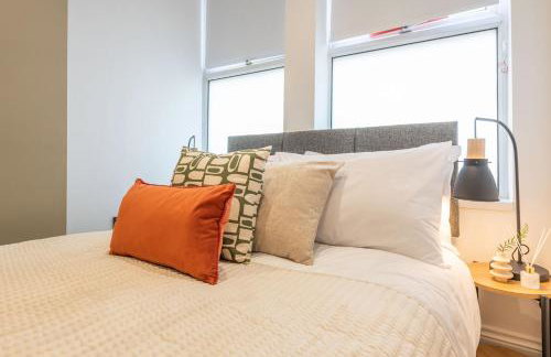 Trendy 1 Bedroom Flat near Leeds City with Free Parking, Ideal for Contractors & Long Stays - NordStay - Foto 7