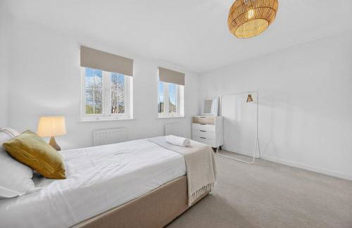 Spacious 4BR Newport Home - Ideal for Families & Groups - Foto 57