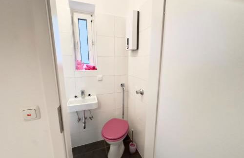 Möbliert-nahe STARLIGHT EXPRESS in Bochum -WLAN-Netflix-Loggia oder Terrasse - Foto 38