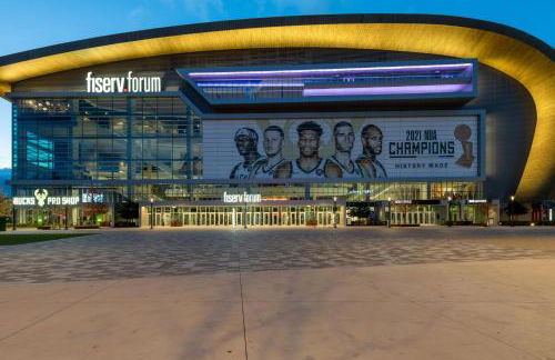 Modern 1BR Apt with Rooftop, Gym, and Parking - Foto 21