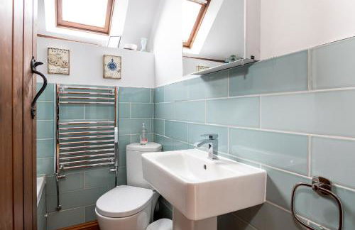 Granary Cottage - Luxury Barn Conversion - Photo 29