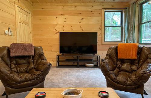 Creekside Getaway - King Bed - Full Kitchen - Foto 4