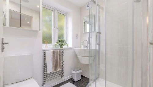 Bluebell House - Sleeps 5 - Garden - Parking - Foto 4, Shower