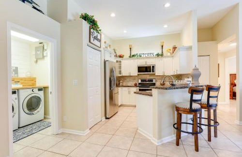 Sleek Jupiter Retreat with Lanai and Pool! - Photo 8