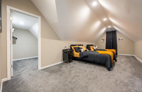 Near Downtown-2 En-Suites - Garage - Sleeps 9 - Foto 24