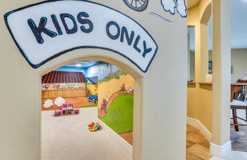 Elegant 6,300-Sq-Ft Family Home with Hot Tub in Orem - Photo 15