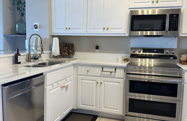 Unit 1504 2 Bedroom Condo by RedAwning - Foto 8