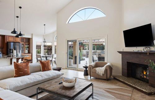 Arch Views Beautifully designed home with swimming pool table and more - Foto 10