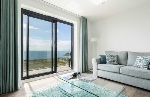 Beachcliff - On the Seafront with Two Balconies - Photo 4