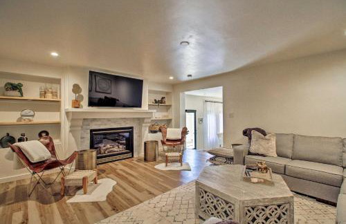 Luxury Albuquerque Home with Pool, Deck, and Hot Tub! - Foto 3