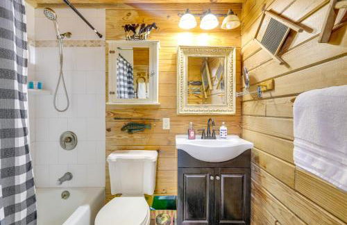 Steps to Lake Okeechobee Cabin with Pool Access! - Foto 11