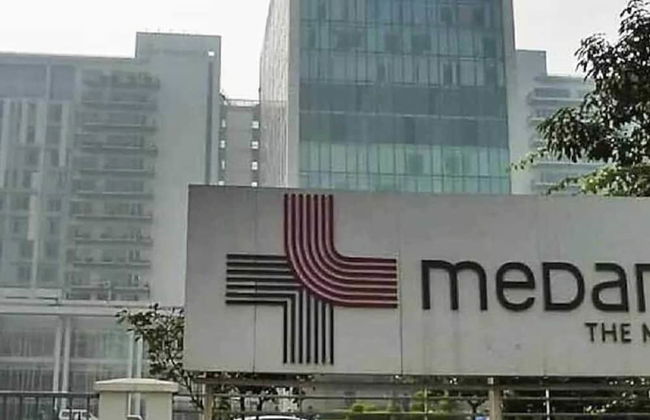 Modern City Retreat 2bhk Paras Fortis Balcony - Photo 41