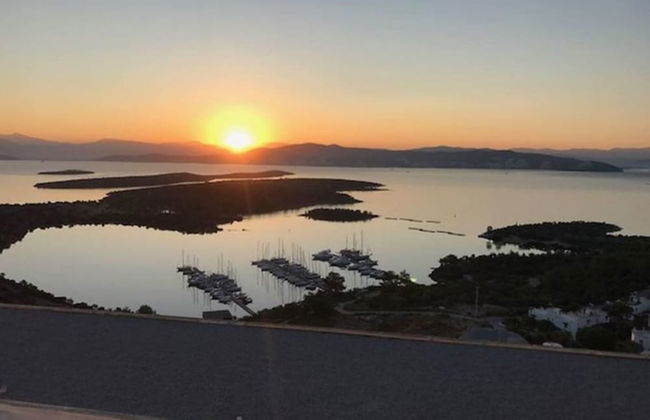 2 Bed Penthouse Apartment With Stunning Sea View - Photo 27